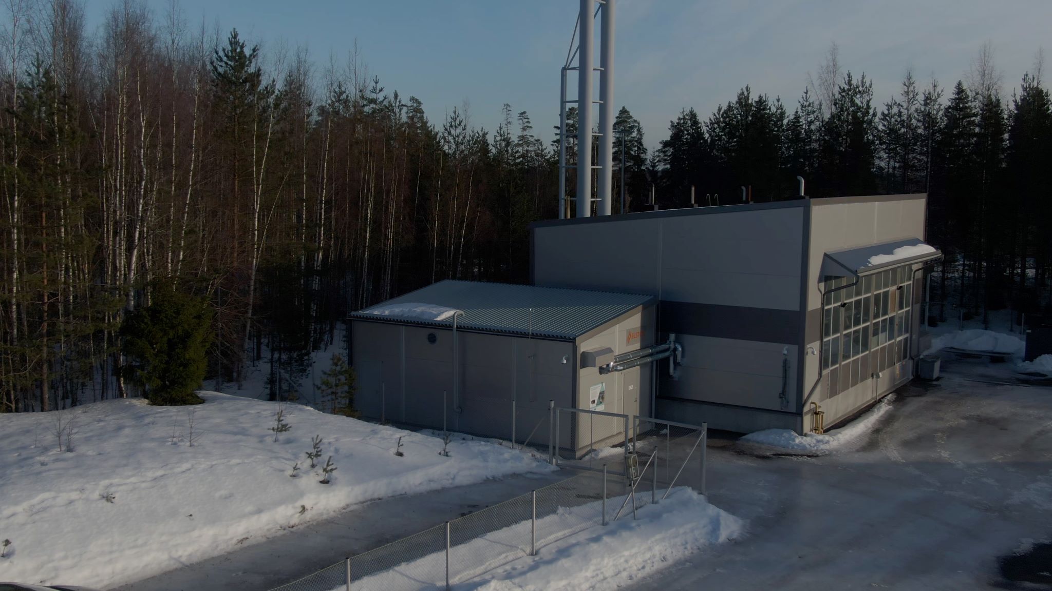 Thermal energy storage building.